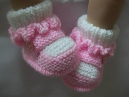 Ruffles baby booties