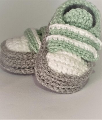 Baby sneaker bootie crochet pattern