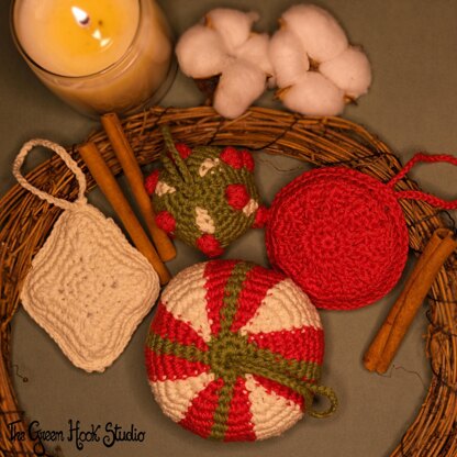 Crochet Pattern - Noel Christmas Baubles