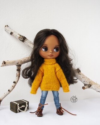 Yellow sweater for 12" dolls knitted flat