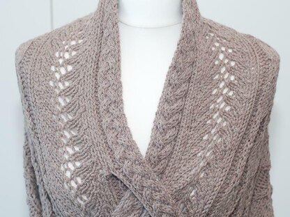 Lorena - shawl with cable slings