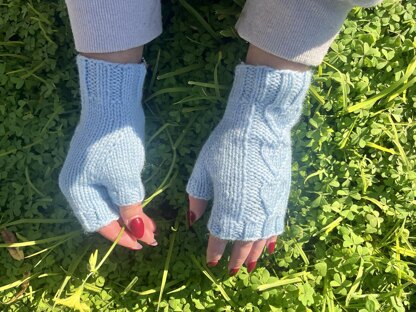 Heart in My Hand Mitts