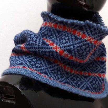 Fair Isle Diamonds Cowl