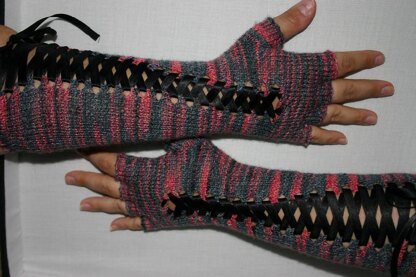 Top-down lace-up mittens