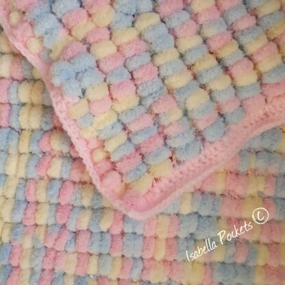 Pom pom yarn baby blanket