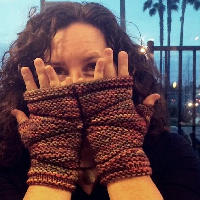 Salmon River Fingerless Gloves