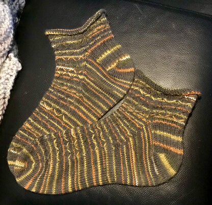 Lattice Knit Socks (toe up)