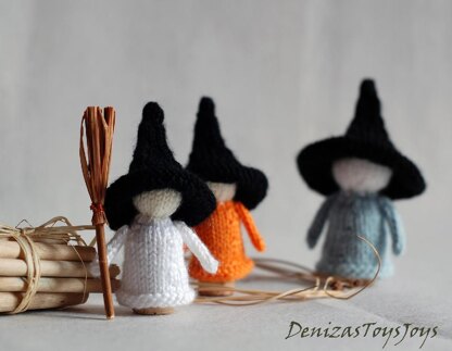 Waldorf Halloween Witches Babies from corks