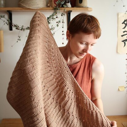 Javelin shawl