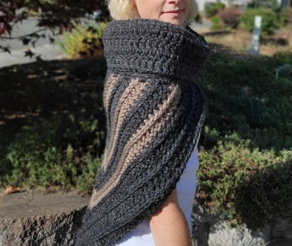 Highlander Striped Cowl