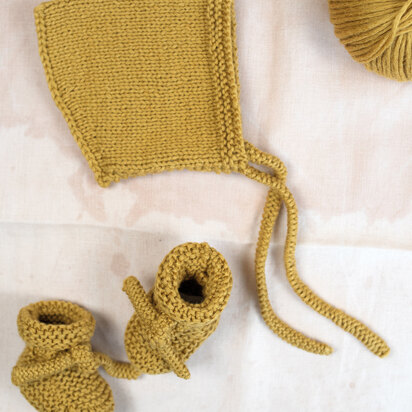 Junior Bootees & Peachy Bonnet in Rowan Cotton Wool - JP-Free-ENP - Downloadable PDF