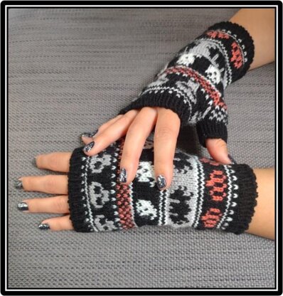 Spooky Halloween Mitts with pumpkins, bats, ghosts and skulls