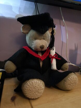 Graduation Knit A Bear