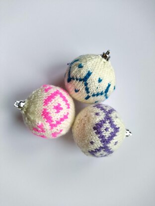 Holly Jolly Knit Baubles