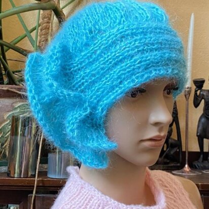 Cloche hat