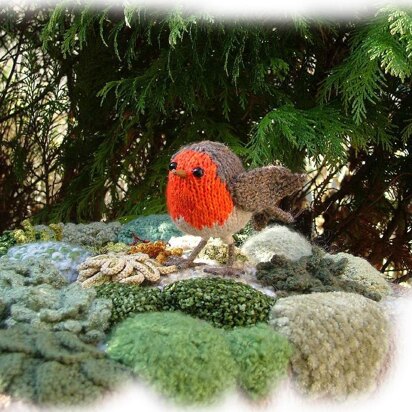 ROBIN REDBREAST toy knitting pattern by Georgina Manvell