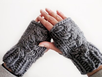 Cable Handwarmers