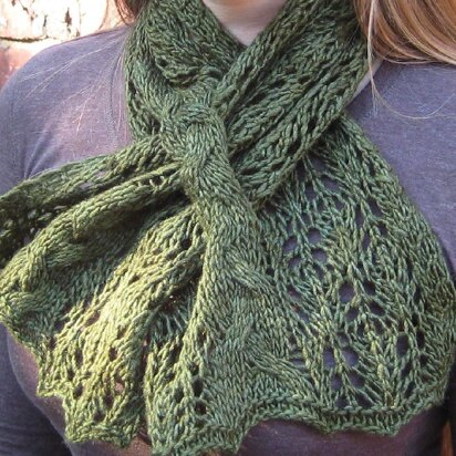 Winding Woods Scarflette