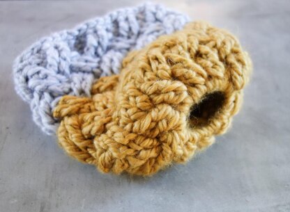 008-Chunky wavy hat for messy bun