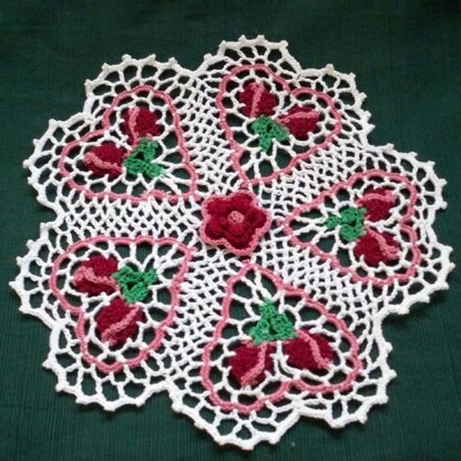 LoisLeigh’s Rose Budding Hearts Doily