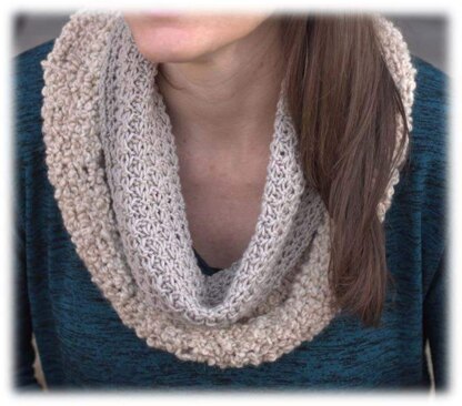 Tuck Stitch Cowl in Plymouth Yarn Arequipa Aventura & Worsted - 3050 - Downloadable PDF