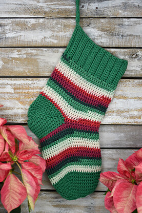 Poinsetiia Stocking in Universal Yarn Deluxe Stripes and Deluxe Worsted Superwash PDF