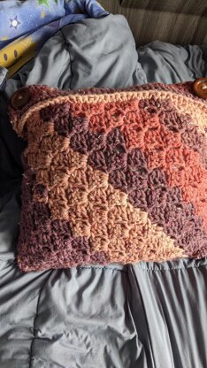 C2C pillow with Border