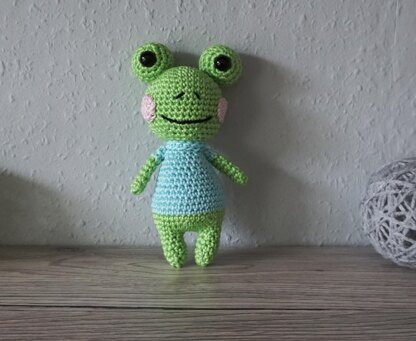 Crochet Pattern for the Frog Toni!