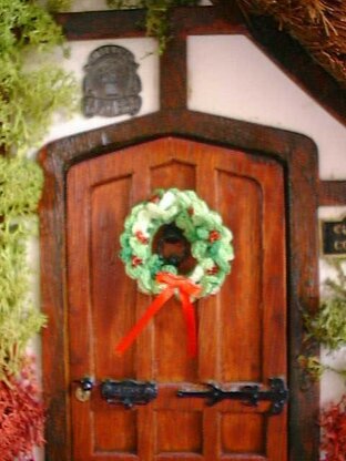 1:12th scale Christmas Wreath set