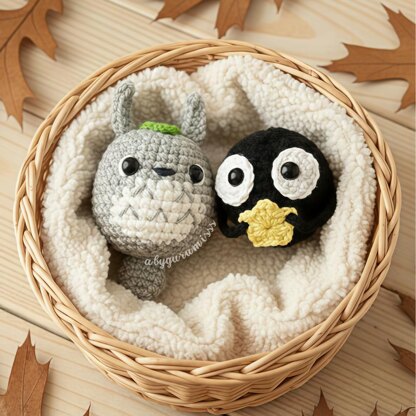 Totoro & Friends Totoro & Susuwatari Keychain