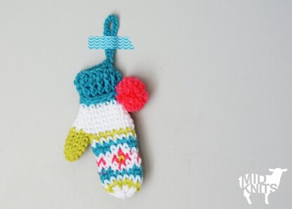 Fair Isle Mini-Mitten Ornament (2015037)