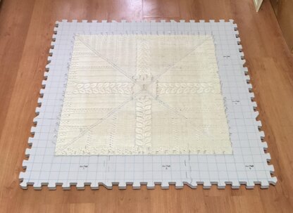 Square the Circle baby blanket
