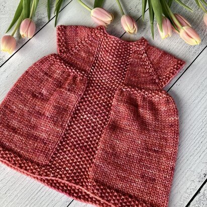 Free knitting patterns clearance for baby girl dresses