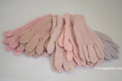 Gloves for girls in pastel colors
