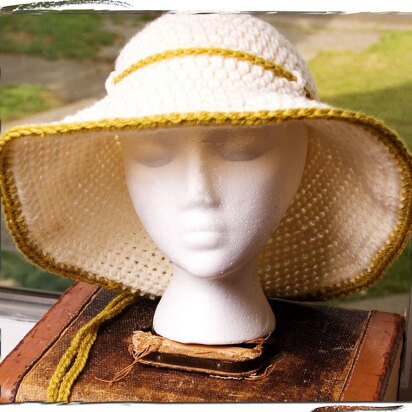 "Calla" Summer Cloche