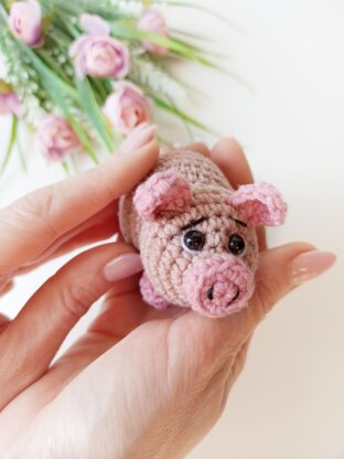 Little pig toy amigurumi pattern