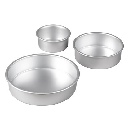 Wilton Aluminum Round Cake Pans, 3-Piece Set with 8-Inch, 6-Inch and 4-Inch Cake Pans