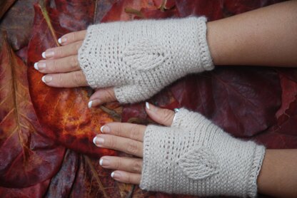 Leaf Crochet Gloves