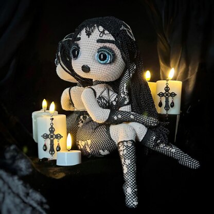 Gothic Pinup doll + Videos