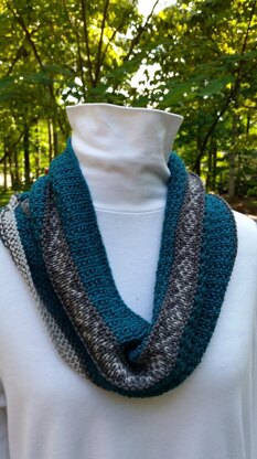 Tickle Me Teal Cowl