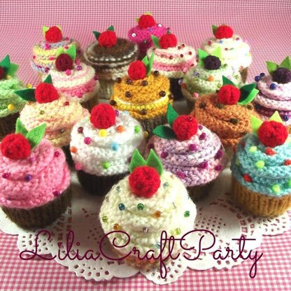 Cream Frosting Cupcake Pincushion