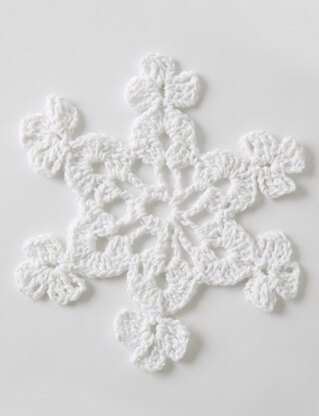 Twinkling Snowflakes in Bernat Handicrafter Holidays