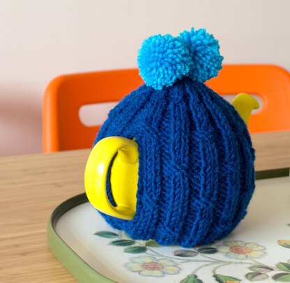 Double pom tea cozy
