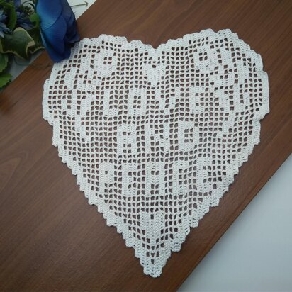 LOVE AND PEACE Filet Doily