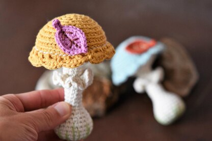 Mushroom rattle