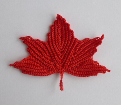 Maple leaf motifs. Irish crochet