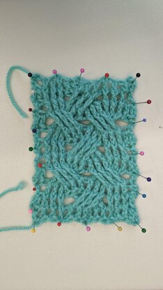 Braided cable with 4 strands
