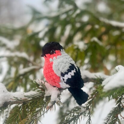 Realistic plush bird