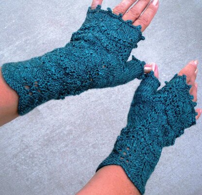 Nancy Pearl Mitts