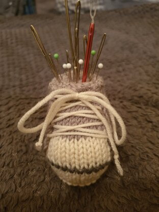 Converse pin cushion